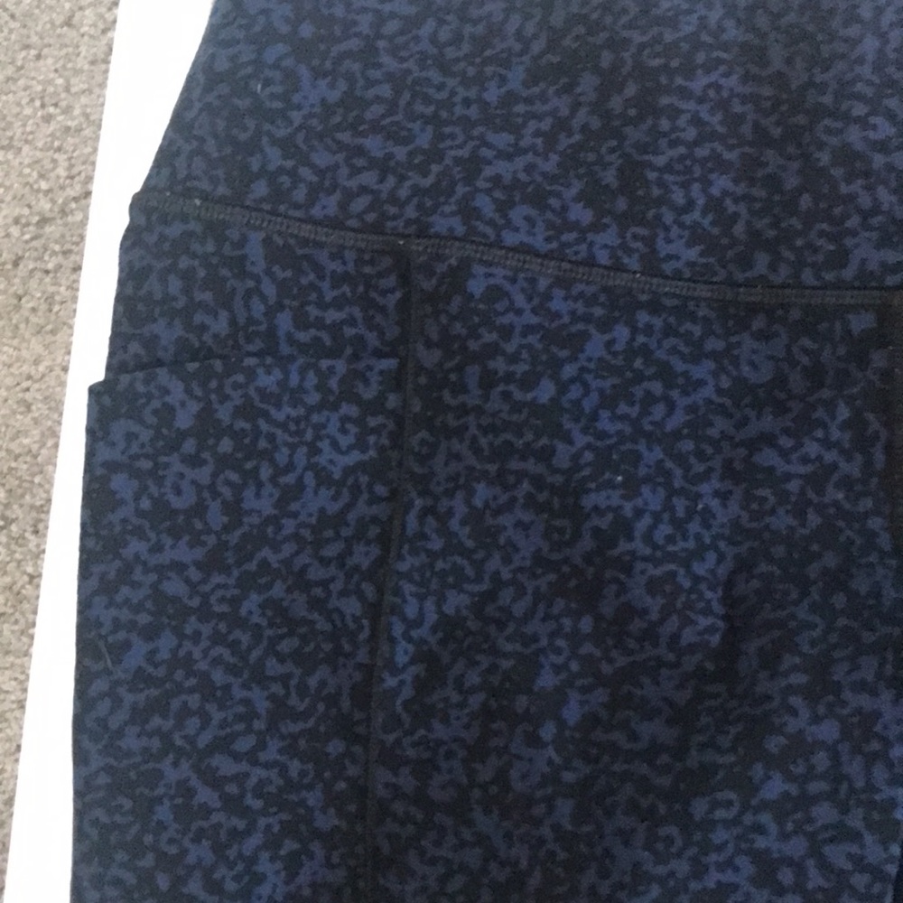Blue black print Athleta leggings